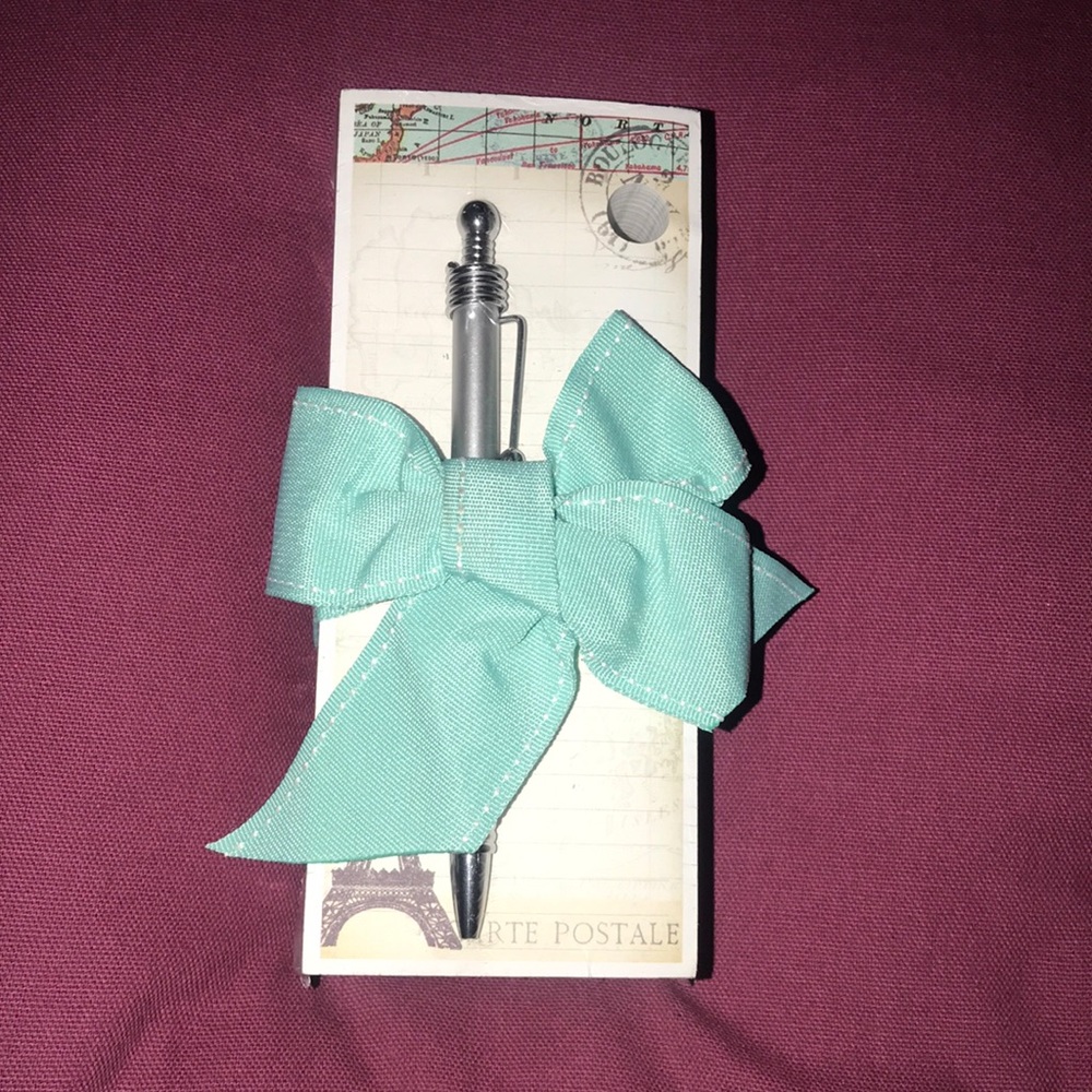 Nwt Stationary notepad with pen in Paris print